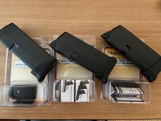 (3) Glock 43 mags (OEM) w Pearce +1 extensions LIKE NEW
