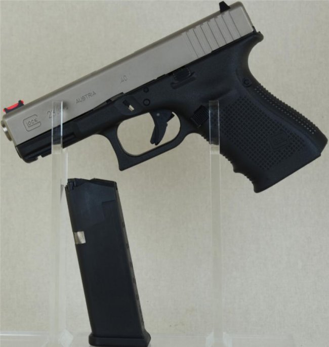 Consignment Glock 23 Gen 4 .40 Orange Fiber Front Sight 550 Left.jpg