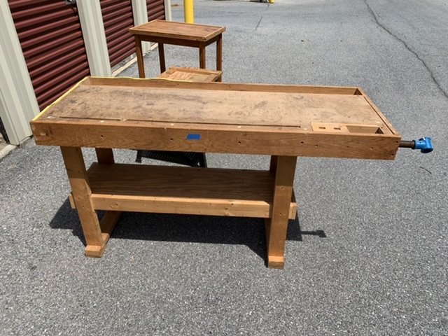 Woodworking bench with vise