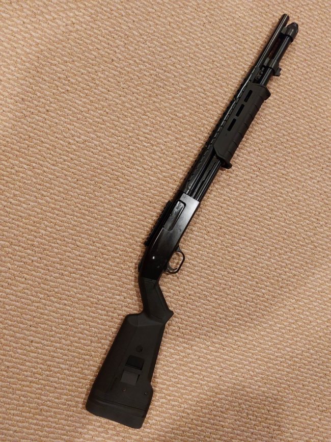 Mossberg 590 with Magpul Stock and Forend