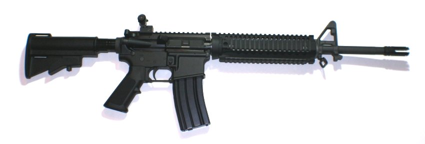 090321 CMMG AR-15 (resized and contrasted).jpg