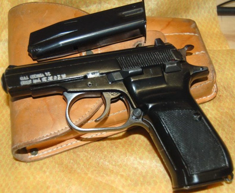 cz82 old mag small.jpg